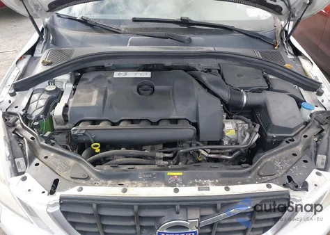 2010 Volvo Xc60 T6/T6 R-Design z USA, uszkodzony, nr VIN YV4992DZ0A2021340